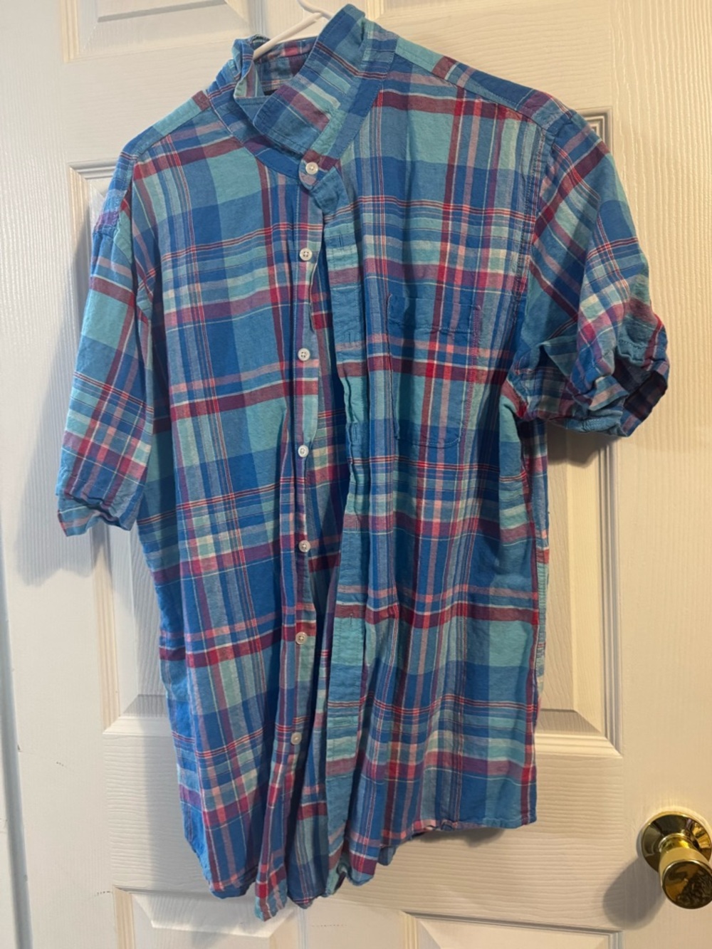 Men's Blue Plaid Short-Sleeve Button-Up Shirt